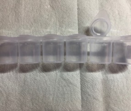 6 πλαστικά δοχεία με καπάκι για σκόνες/μικροαντικείμενα